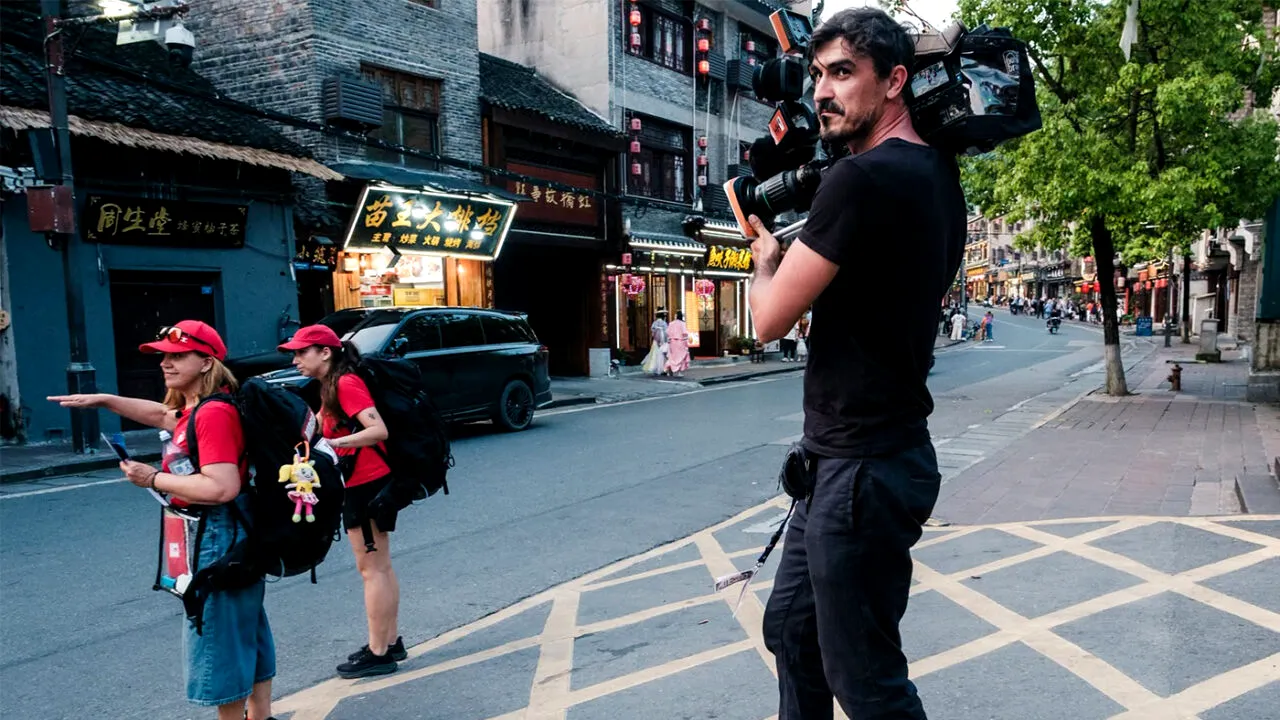 Ce salarii au cameramanii de la Asia Express 2026. Câți bani primesc de la Antena 1 pentru 44 de zile de filmări