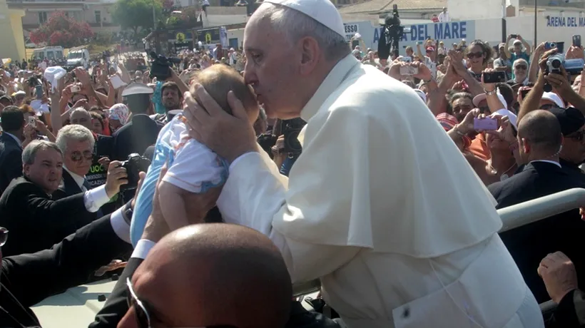 Un băiețel orfan din R.Moldova, Vasilică, s-a întâlnit cu Papa Francisc