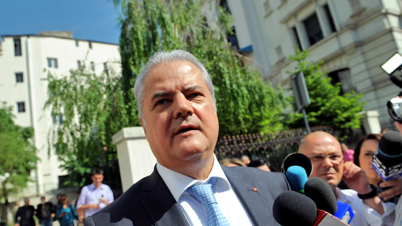 Adrian Năstase audiat de procurori la Spitalul Penitenciar Rahova