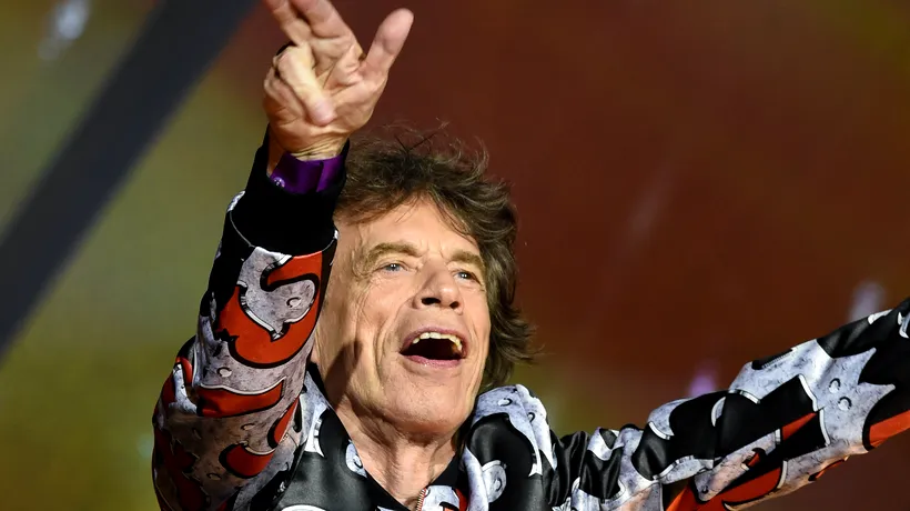 Mick Jagger a încălcat regulile carantinei pentru a participa la meciul Angliei cu Danemarca. Ce amendă riscă solistul The Rolling Stones