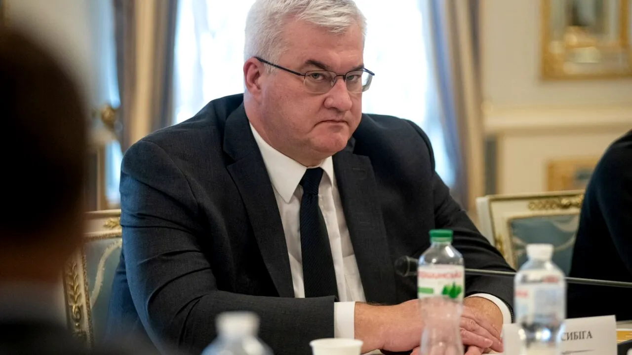 Kievul acuză Budapesta că „a luat ostatici” șapte angajați ai unei bănci, 35.000.000 de euro și 9 kg de aur în tranzit între Austria și Ucraina