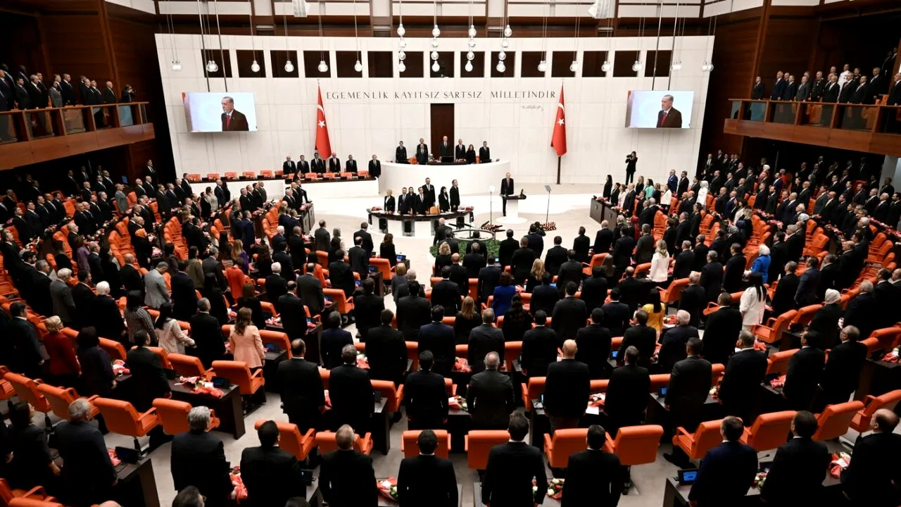 Parlamentarii turci discută problema Orientului Mijlociu cu ușile închise. Președintele Erdogan a sugerat că Israelul este pregătit să INVADEZE Turcia