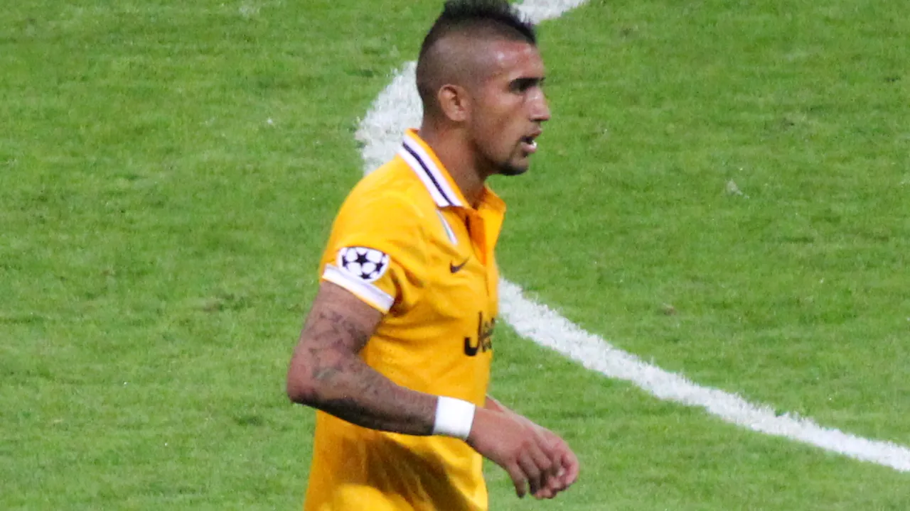 Tatăl lui Arturo Vidal, reținut pentru posesie de cocaină și deținere de arme albe