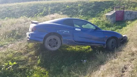 Un adolescent de 15 ani din Bistrița, care era băut și conducea o mașină neînmatriculată, a rănit două fete pe marginea drumului. Polițiștii l-au prins după ce a fugit de la fața locului 
