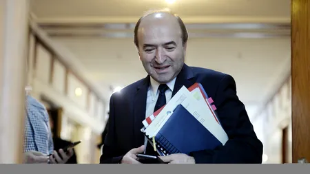Decizia lui Toader în cazul raportului secret privind legile justiției din România. PNL cere publicarea de urgență