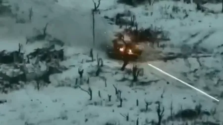 VIDEO | Tanc rusesc modern T-90M, făcut praf de un vehicul american Bradley din anii '80