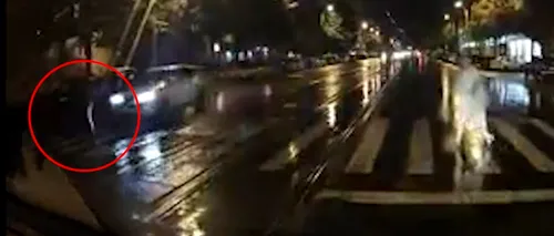 VIDEO | Un pieton, aflat pe trecere, a fost lovit din plin în Capitală. Momentul impactului