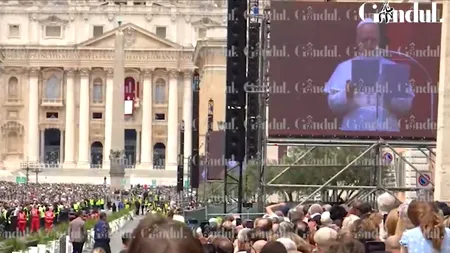 Papa LEON a rostit prima rugăciune de la balconul Bazilicii Sfântul Petru, în fața a mii de credincioși: 