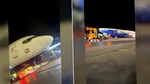 Viral. Un avion transportat pe șosea a rămas blocat sub un pod CFR pe DN1