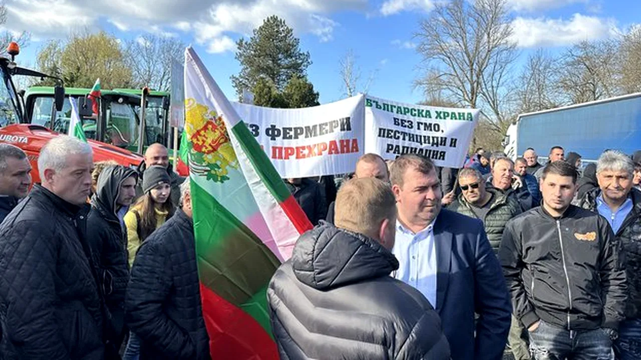 Protestele agricultorilor bulgari continuă. Blocaje la graniţa cu România