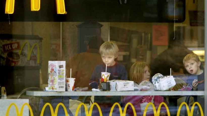 Fără jucării. McDonald's schimbă surpriza din Happy Meal