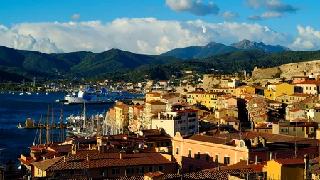 Te-ai săturat să stai mai mult în hotel pe timpul vacanței din cauza ploii? Destinația superbă din Italia care îți dă banii înapoi - VIDEO