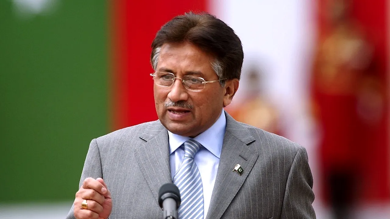 Fostul președinte pakistanez Pervez Musharraf a fost transportat de urgență la spital
