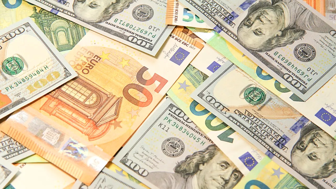 România se împrumută pe piețele internaționale. Ce dobânzi propune investitorilor