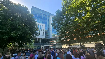 Angajații Ministerului Investițiilor și Proiectelor Europene, în a cincea zi de PROTESTE. Oamenii își apără, în stradă, drepturile salariale