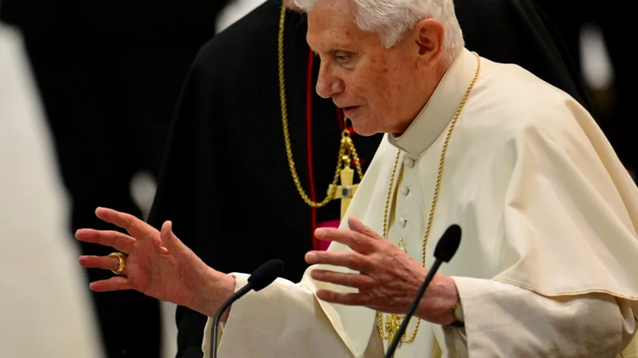 Papa Benedict îndeamnă credincioșii să facă voia lui Dumnezeu, renunțând la egoism