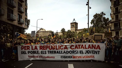 Sute de mii de persoane au participat la protestele violente izbucnite în Catalonia