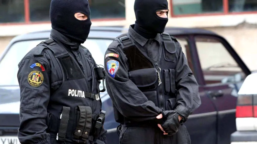 DIICOT. Cel mai mare falsificator de bancnote de plastic din lume a fost prins de polițiștii români