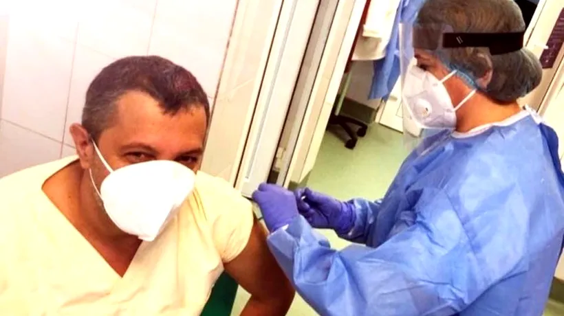 Deputatul USR PLUS Adrian Wiener, medic la spitalul Județean din Arad, s-a vaccinat: „Este un gest de responsabilitate”