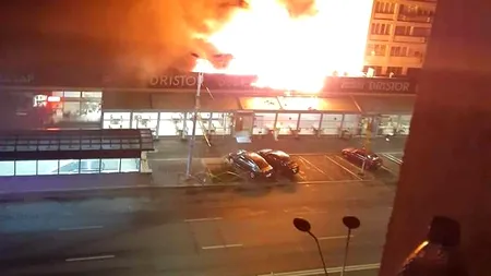 Incendiu puternic la o cunoscută shaormerie din sectorul 4. Doi angajați au avut nevoie de îngrijiri medicale (FOTO-VIDEO)