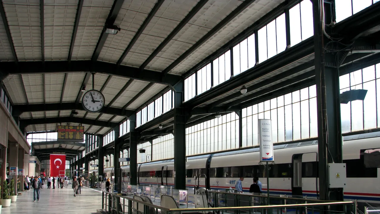 Este oficial: dublul atentat de la Ankara a fost comis de doi kamikaze