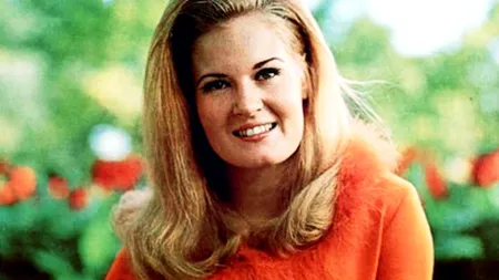 Cântăreața de muzică country Lynn Anderson a murit la vârsta de 67 de ani