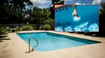 De ce unele piscine emană un miros puternic de clor. Explicațiile unui imunolog și specialist în boli infecțioase