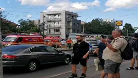 VIDEO | Tragedie în Sectorul 5 al Capitalei. O tânără a murit după ce a fost prinsă sub un tramvai