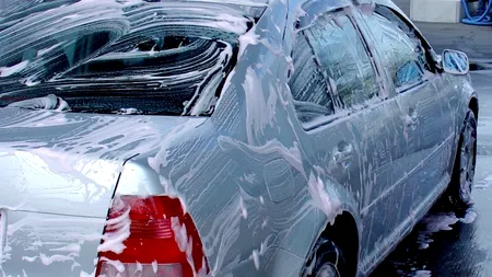 Accident provocat de un angajat al unei spălătorii auto, băut și fără permis