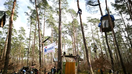 Incidente la uzina Tesla din Berlin /Un grup extremist revendică un act de SABOTAJ