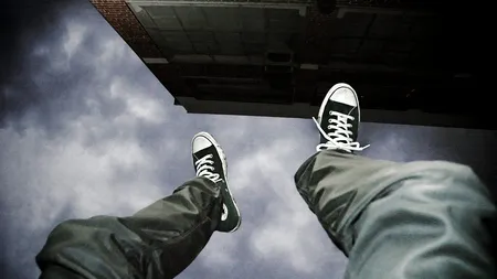 Sinucidere la Spitalul din Slobozia. Un pacient s-a aruncat de la etajul trei, sub privirile a zeci de oameni