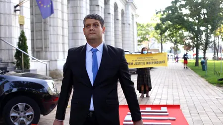 Protest inedit la Ministerul Justiției față de amânarea desființării SIIJ: „Duc justiția cu preșul, sper că nu v-ați dat seama” - FOTO/VIDEO
