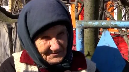 „Am 91 de ani. N-am crezut că mai trăiesc război”. O bătrână care și-a pierdut frații în cel de-al Doilea Război Mondial, le deschide casa refugiaților din Ucraina