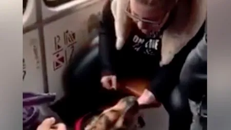#cugandullaanimale. Imagini șocante! Câine bătut fără milă într-un tramvai din Capitală