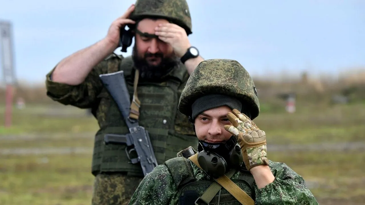 Soldații lui Putin, „prea BEȚI” pentru a câștiga războiul în Ucraina. Se luptă între ei și se aruncă în aer cu grenade
