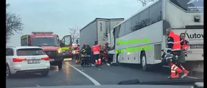 ACCIDENT între un autocar şi un autotren în localitatea Coşereni. PLANUL ROȘU de intervenție a fost activat! / Ce se întâmplă cu persoanele implicate