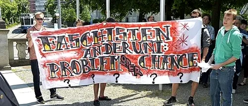 Manifestanți elvețieni au aruncat cu ouă într-un ministru ungar ce vorbea despre romi, la Zurich