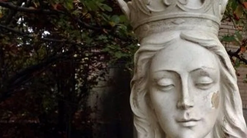 Cum arată restaurarea ''șocantă'' a unei statui cu Fecioara Maria și Iisus