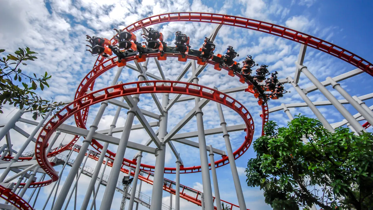 Accident fatal într-un parc de distracții din Danemarca. O adolescentă a murit în urma unei defecțiuni produse la un roller-coaster