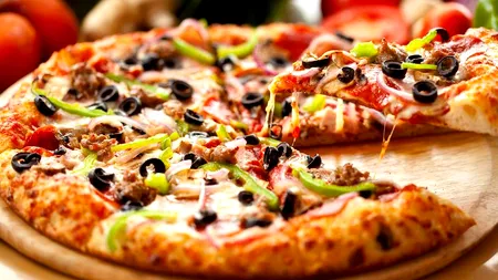 O pizzerie din Cluj care a vândut o pizza cu viermi a scăpat de amenda de 30.000 de lei! „Produsele naturale pot conține larve”