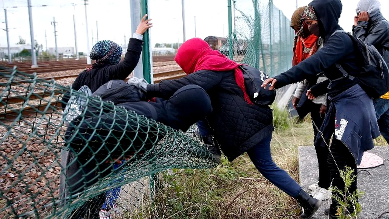 Poliția ungară a arestat imigranți clandestini într-un tren către Viena