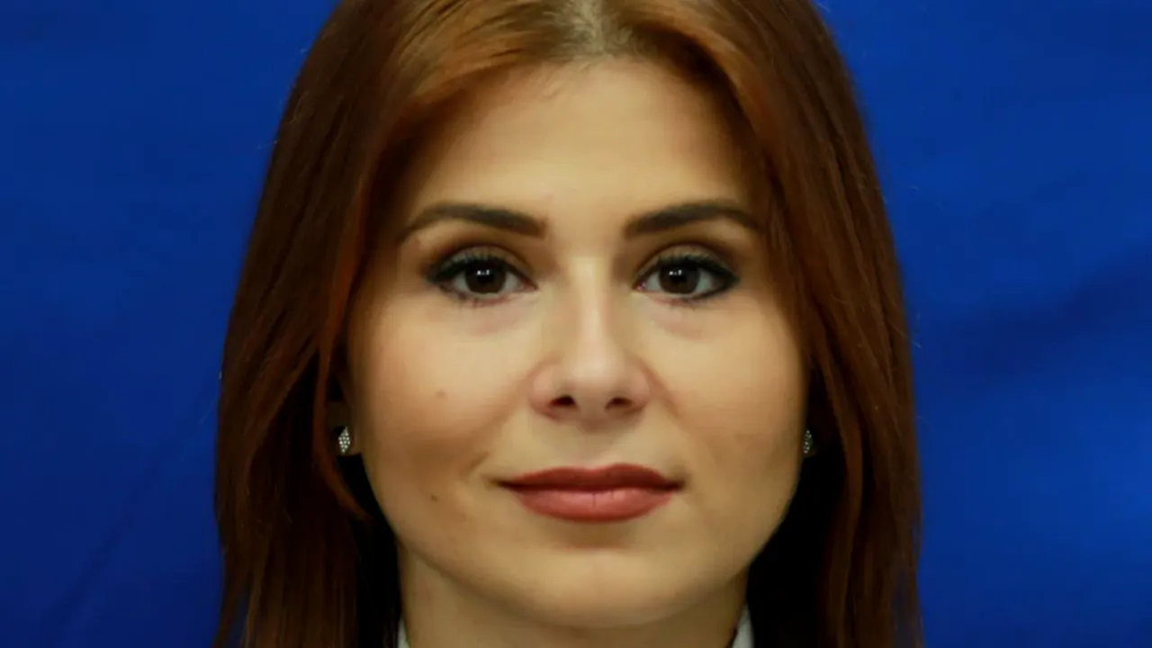 Ioana Bran, ministrul Sportului își susține partidul pe Facebook. 