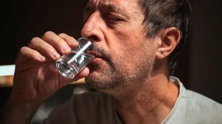 Paradoxul rusesc. Motivul pentru care scade producția de VODCA în Rusia, chiar dacă rușii beau mai mult