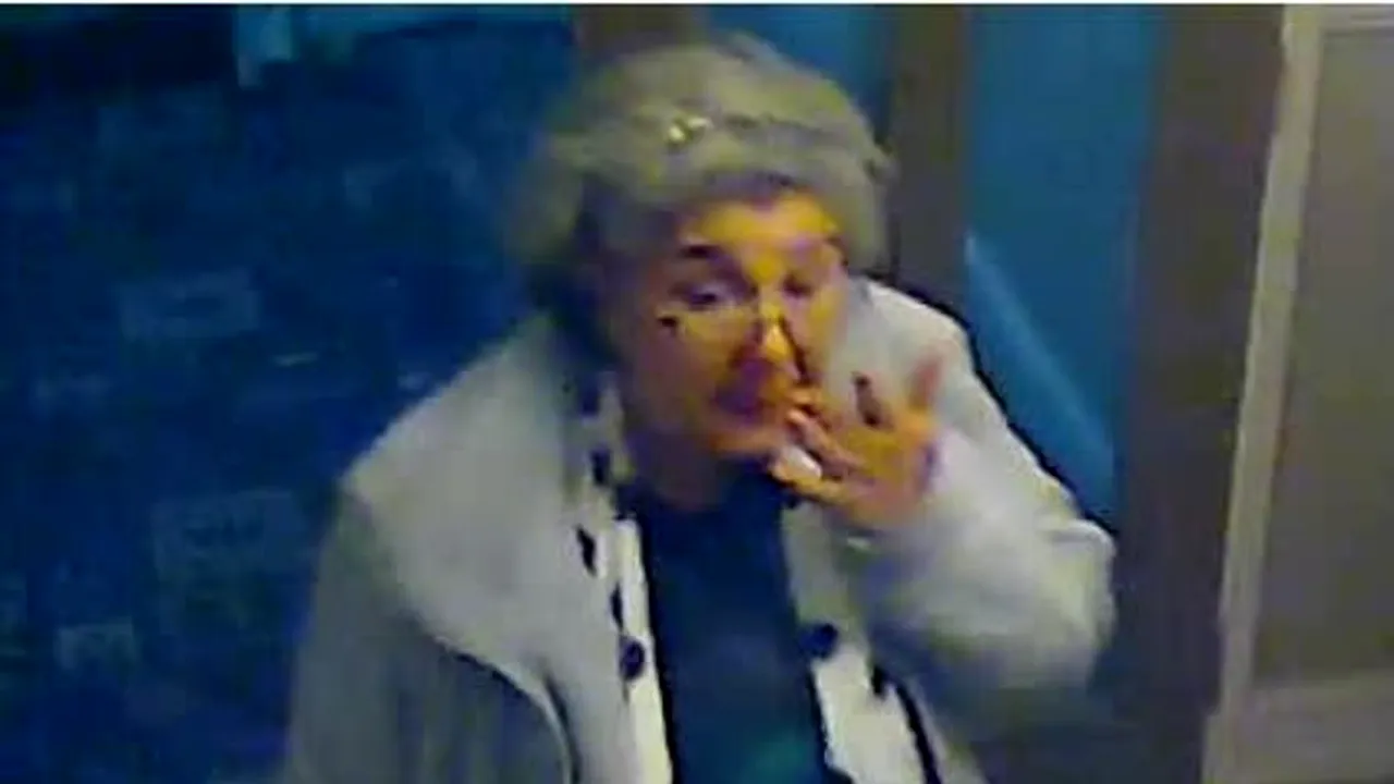 VIDEO | Imagini cu jaful ca-n filme comis de bunicuța româncă, într-un magazin de bijuterii din Londra. Femeia care a furat diamante de 5 milioane de euro a fost condamnată