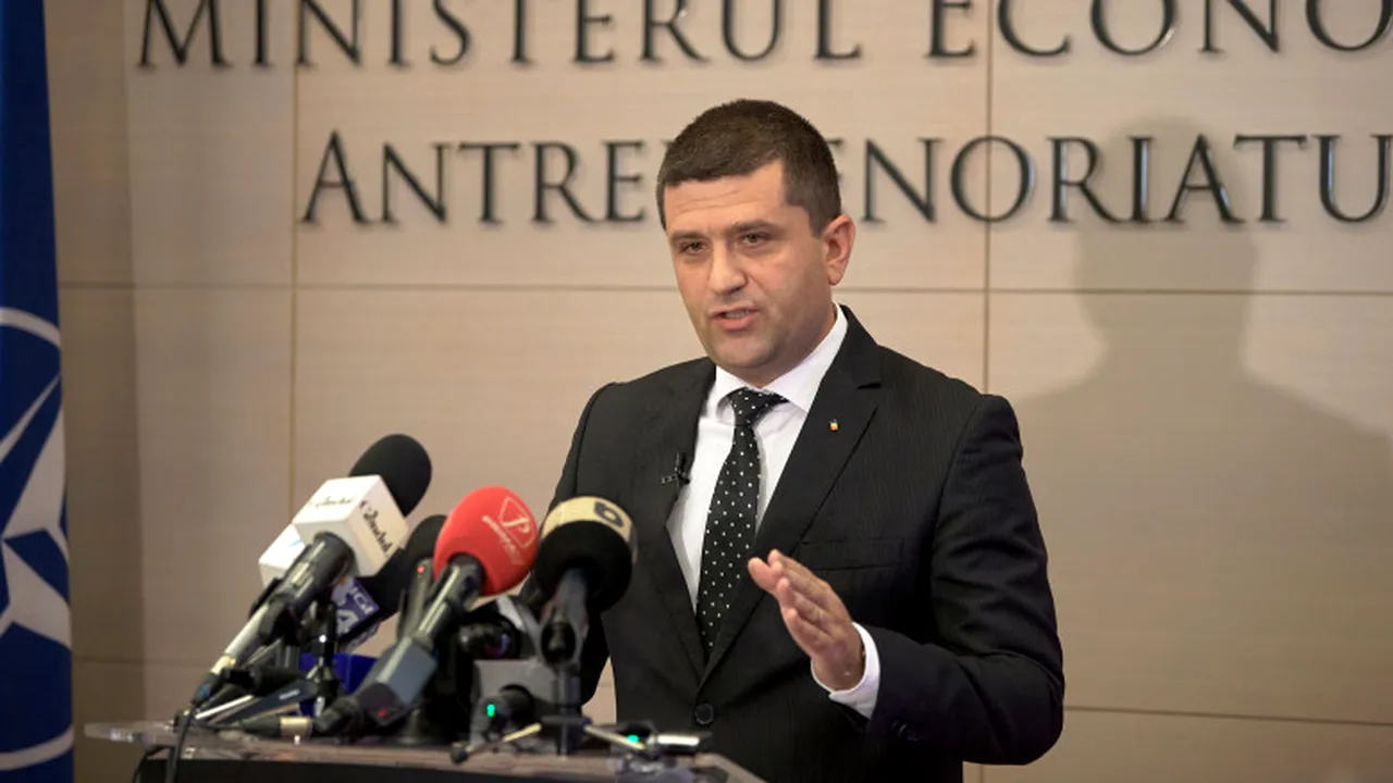 Ministrul USR, Radu Miruță, supărat că reforma lui Bolojan s-a blocat în haosul din CCR: ”Vă cam bateți joc”