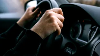 Șoferii care nu își plătesc amenzile rămân cu permisul de conducere. Curtea de Apel București a suspendat hotărârea Guvernului