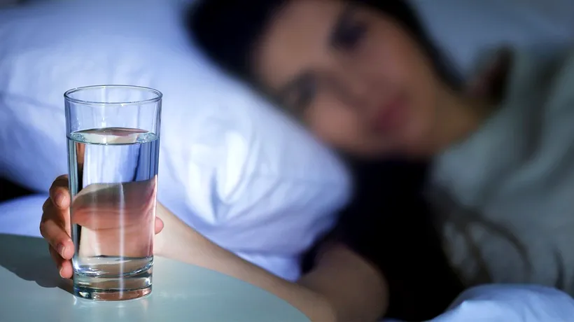 Cele 5 băuturi pe care trebuie să le bei seara, înainte de culcare, pentru a slăbi în somn