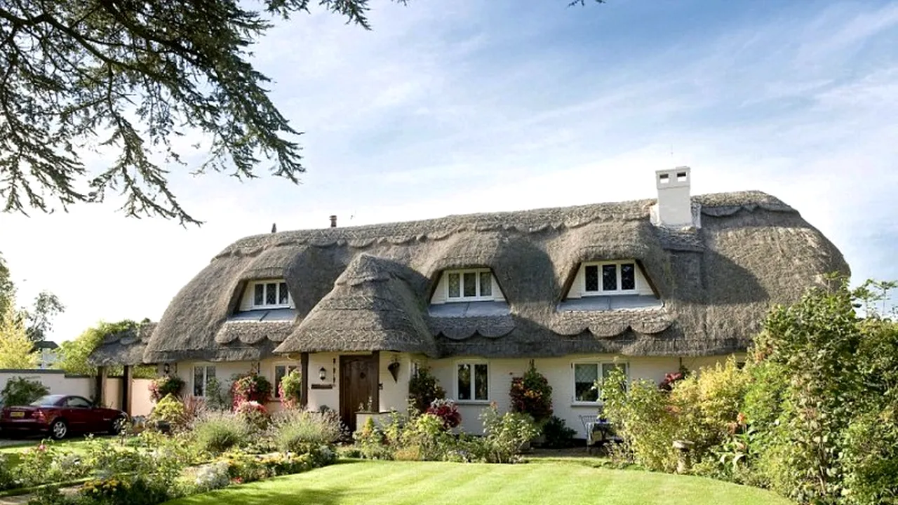 GALERIE FOTO. Cum arată și cât costă casă de vis