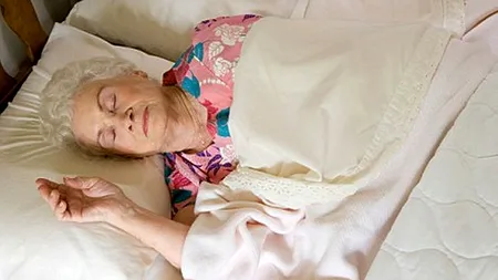 STUDIU. Ce riscă persoanele în vârstă care dorm peste șapte ore pe noapte