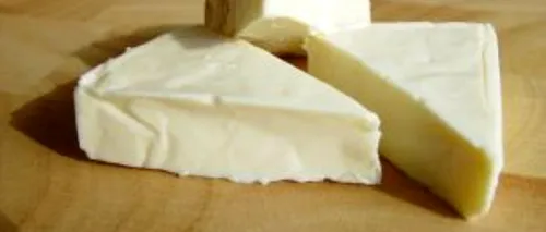 Brânza topită, „o otravă pentru organism. Care sunt ingredientele periculoase din acest aliment